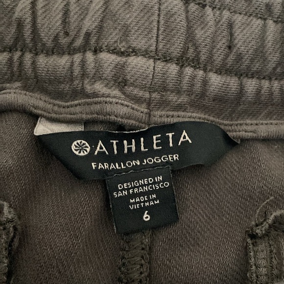 Athleta Farallon joggers in olive green - Picture 10 of 14